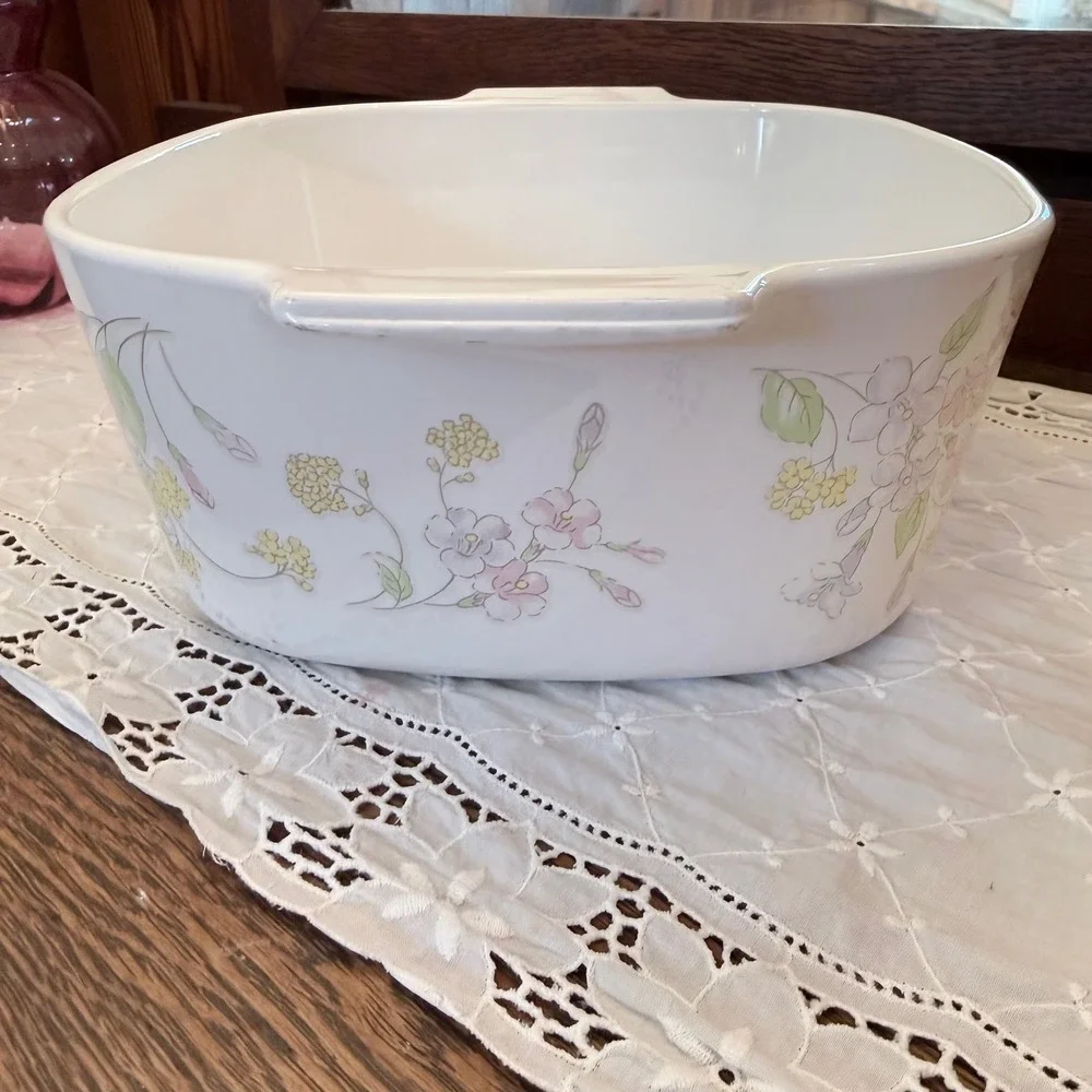 Corning Ware English Meadow Casserole Dish 3 Liter White Floral A-3-B Excellent‎